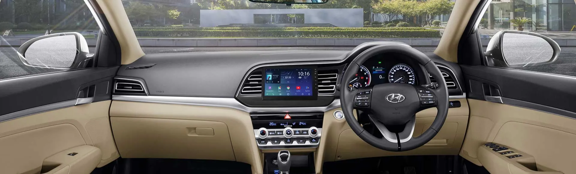 Hyundai Elantra 2.0 Limited Edition wide view
