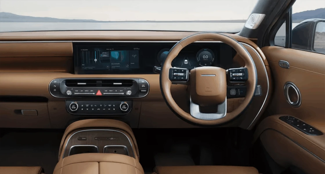 Hyundai Palisade Hybrid dashboard technology Pakistan
